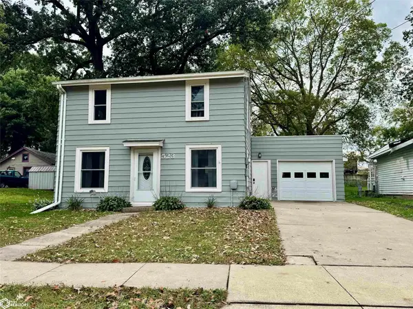 523 10th Avenue N, Clear Lake, IA 50428