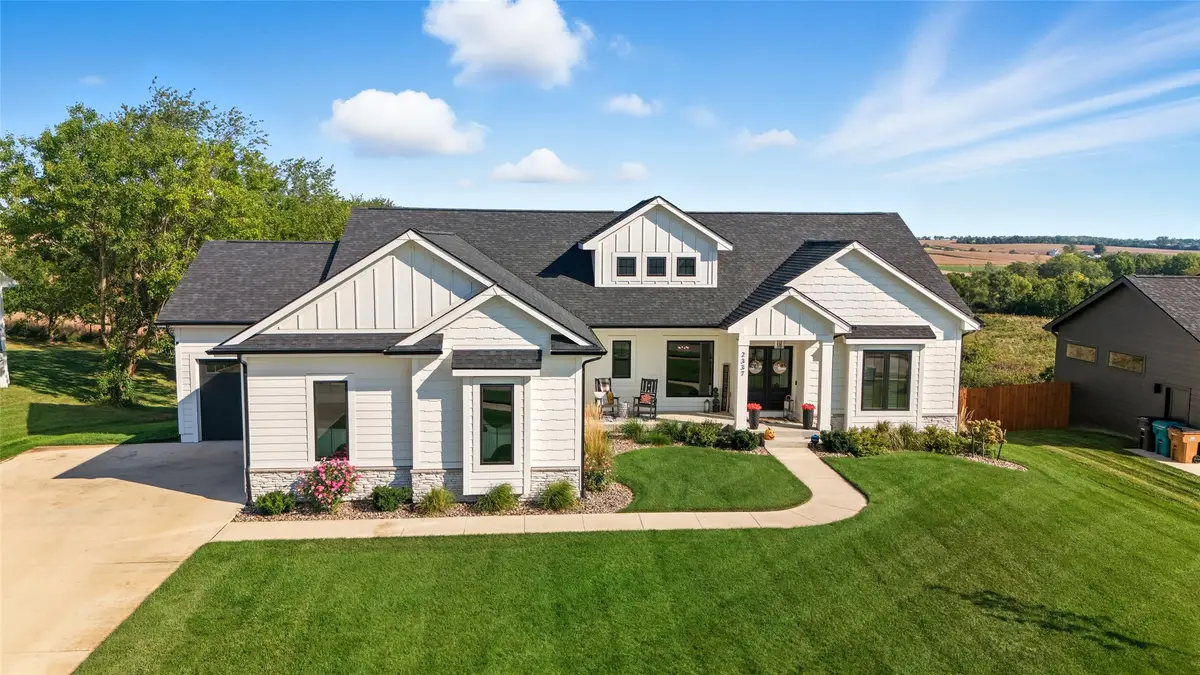 2337 Green Leaf Circle, Norwalk, IA 50211 - #1