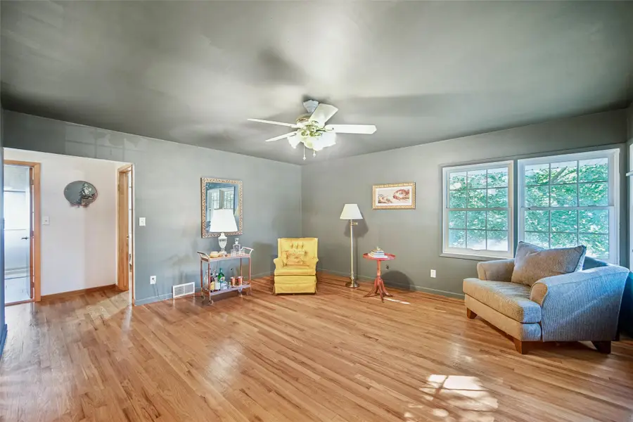 1303 68th Street, Windsor Heights, IA 50324 - Image #2