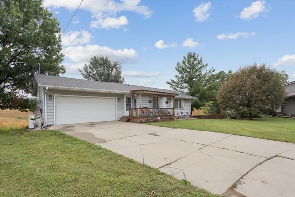 506 W Long Lane Drive, Knoxville, IA 50138