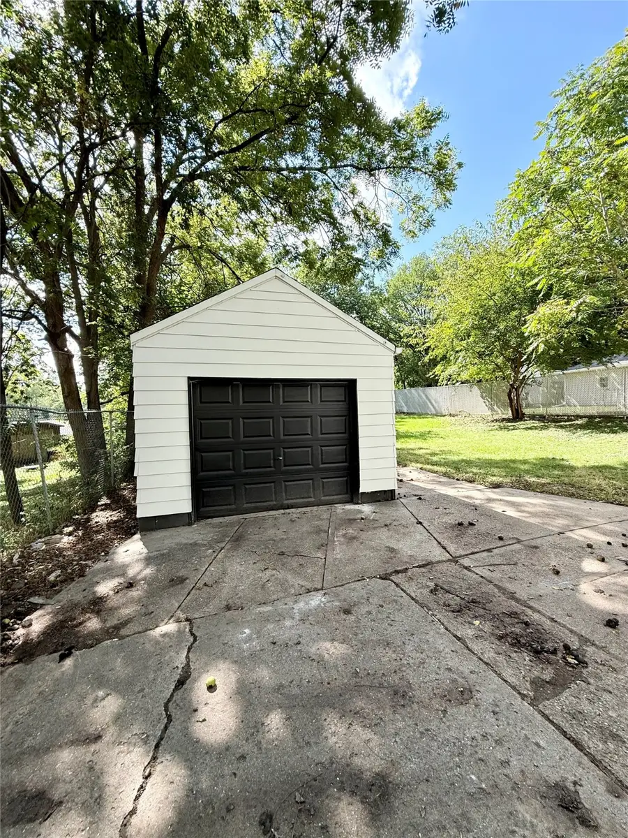 2730 Sheridan Avenue, Des Moines, IA 50310 - Image #2