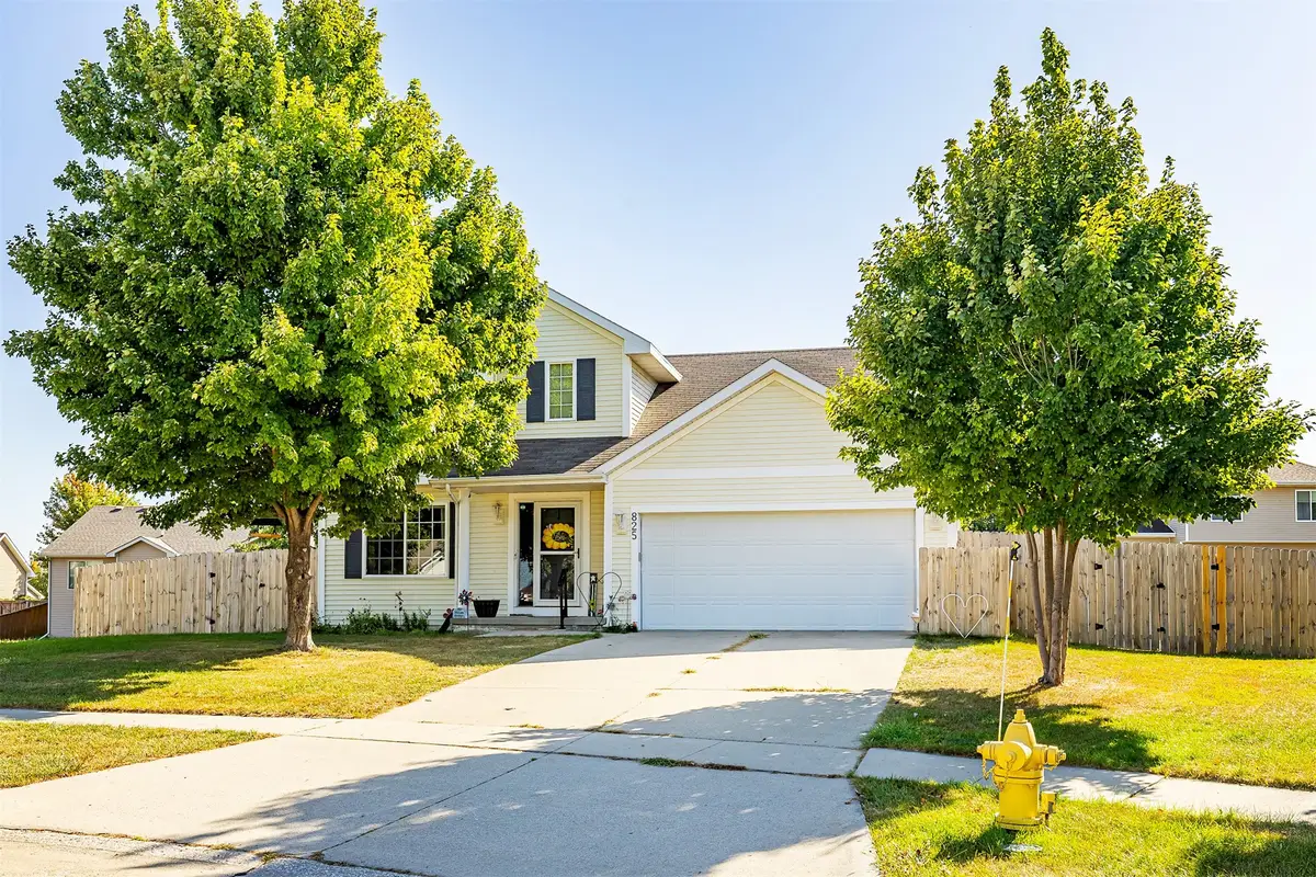 825 SE Hummingbird Circle, Waukee, IA 50263 - Image #1