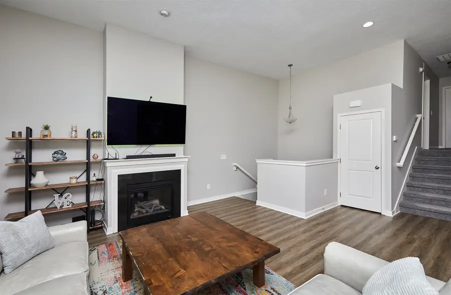 7887 Cottonwood Lane, West Des Moines, IA 50266 - Image #2