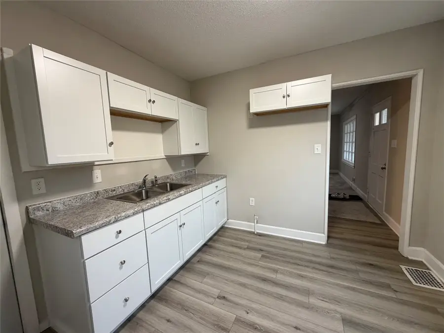 3927 13th Street, Des Moines, IA 50313 - Image #3