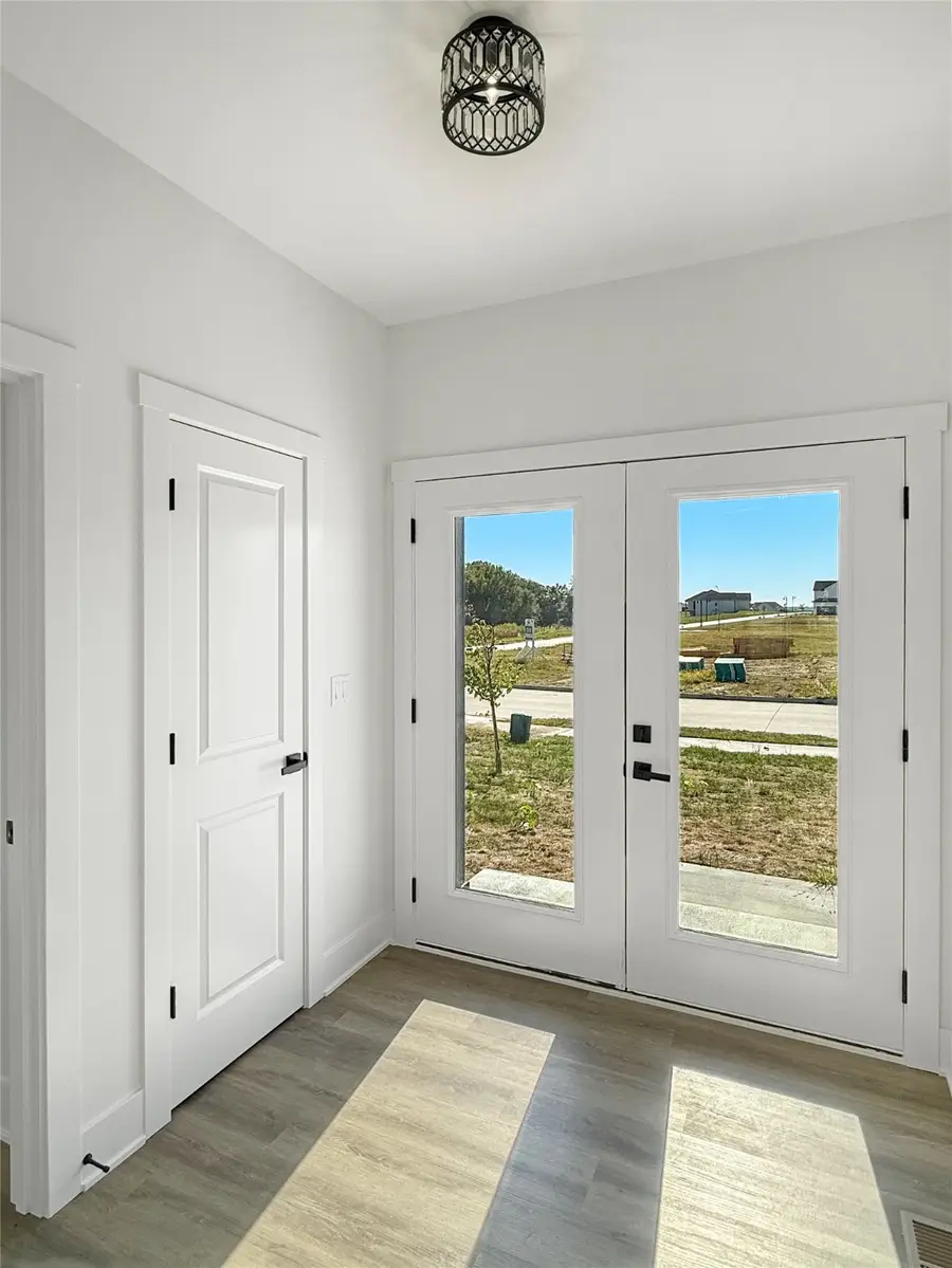 17987 Alpine Drive, Clive, IA 50325 - Image #3