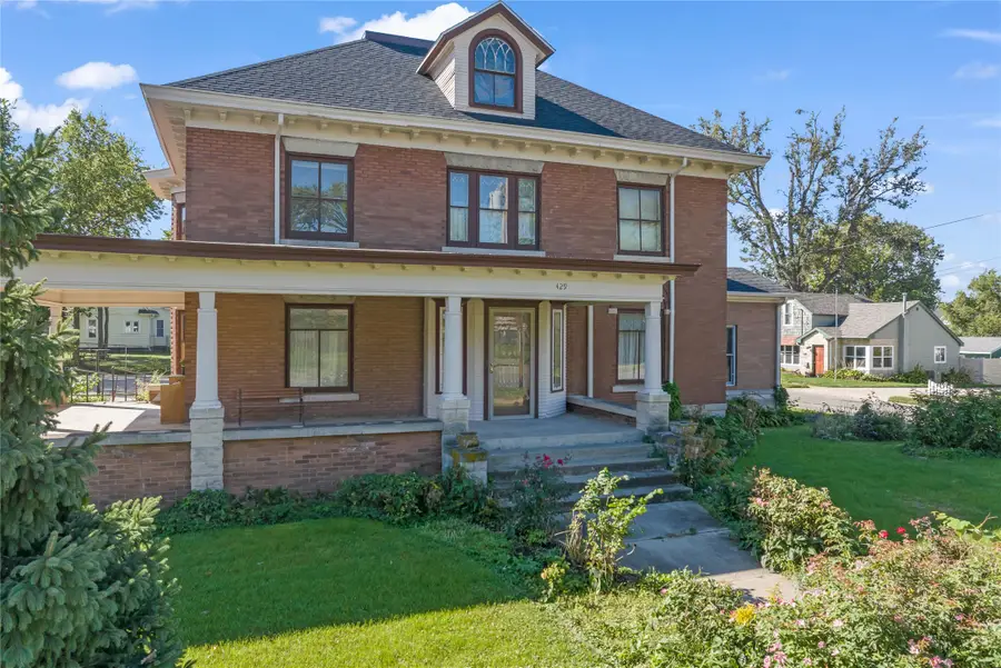 429 1st Avenue W, Newton, IA 50208 - Image #2