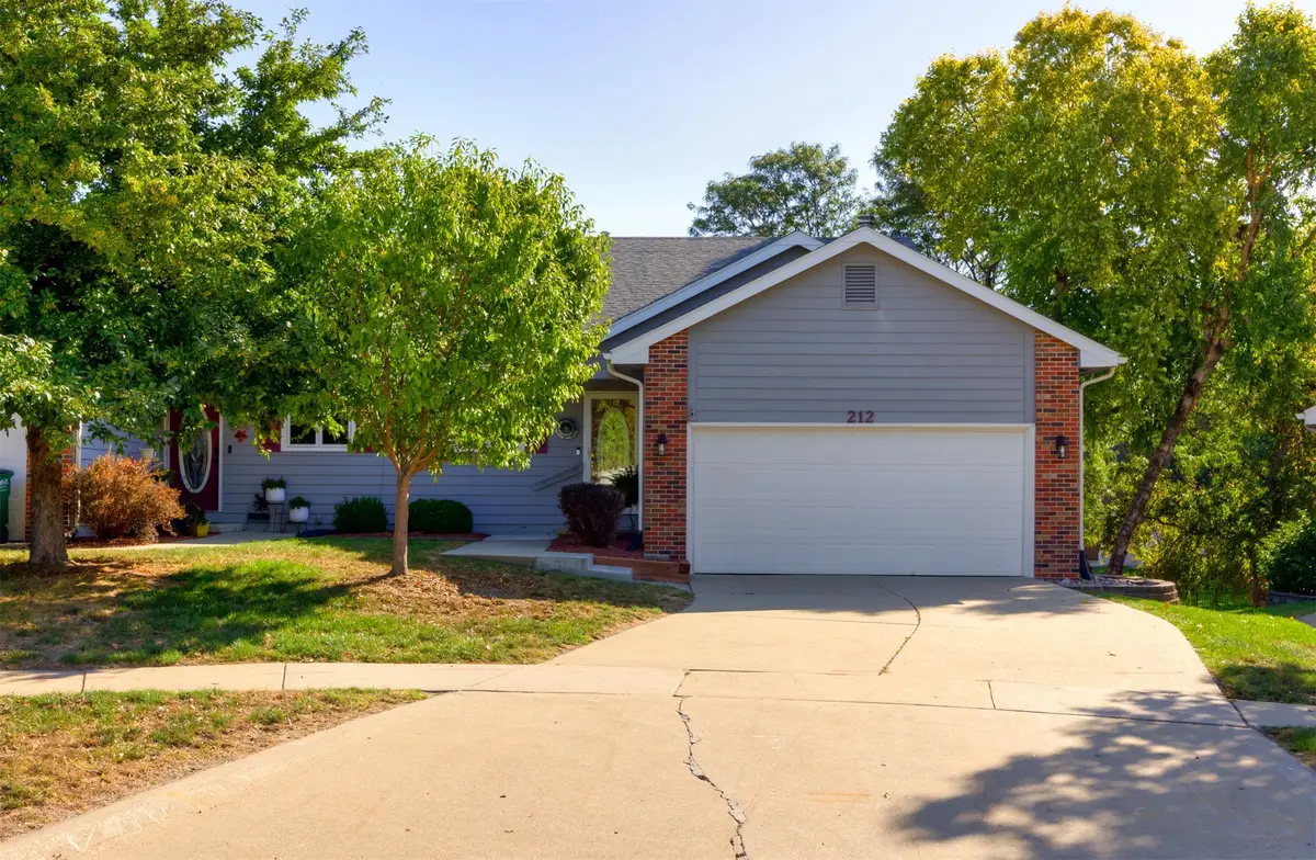 212 S 52nd Street, West Des Moines, IA 50265 - Image #1