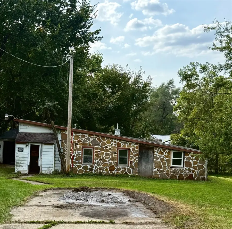 299 Hickory Street, Newton, IA 50208 - Image #2