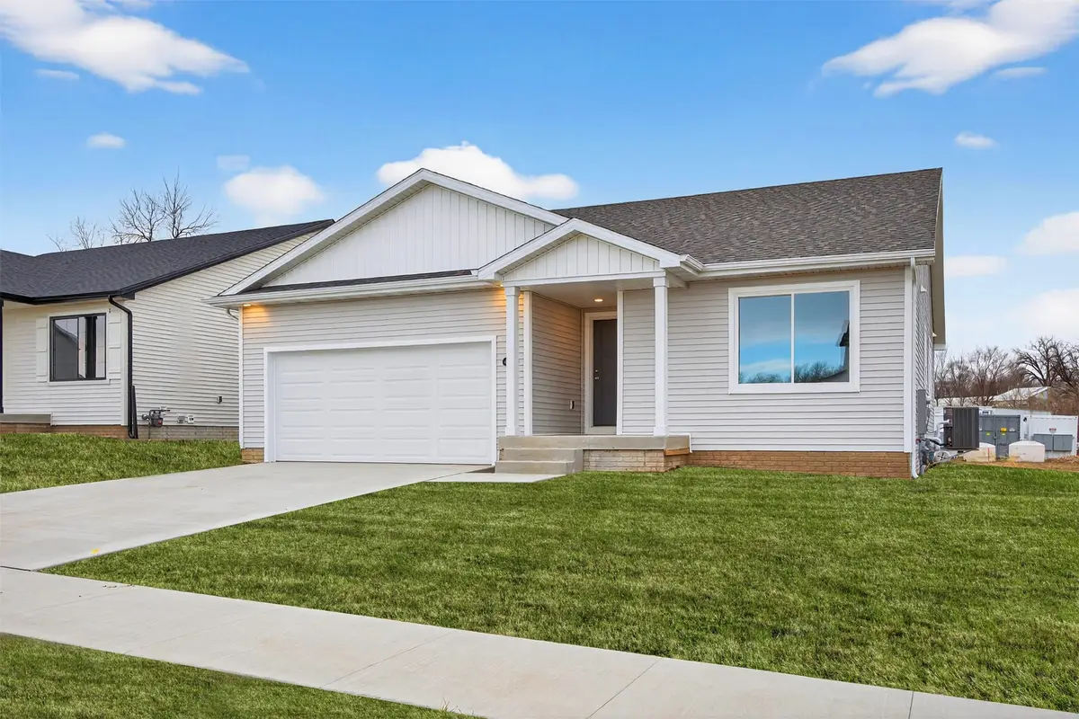 4287 Grover Woods Lane, Des Moines, IA 50317 - Image #1