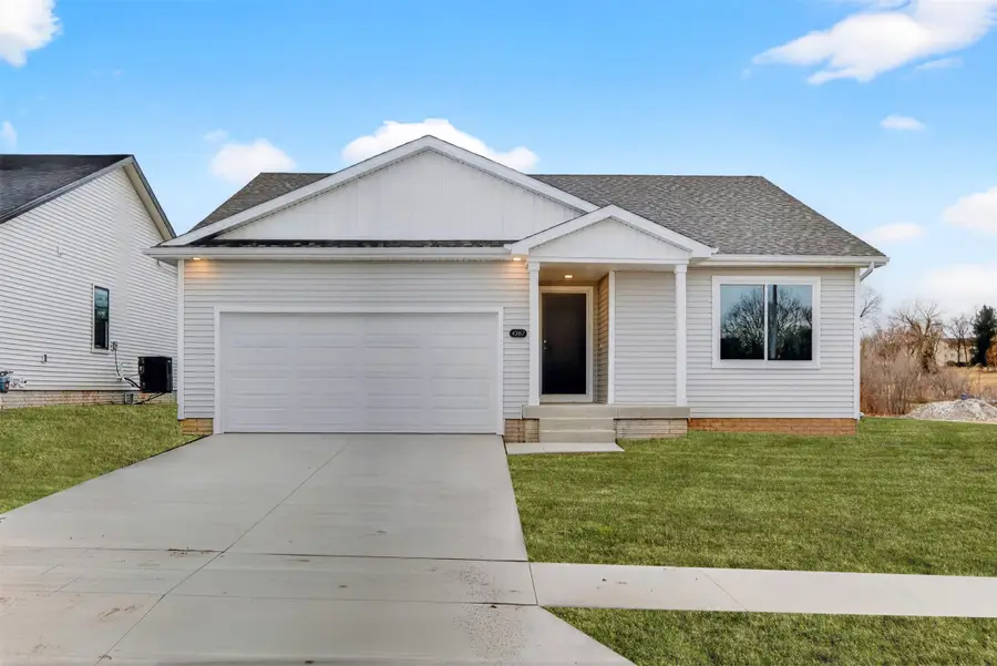 4287 Grover Woods Lane, Des Moines, IA 50317 - Image #2