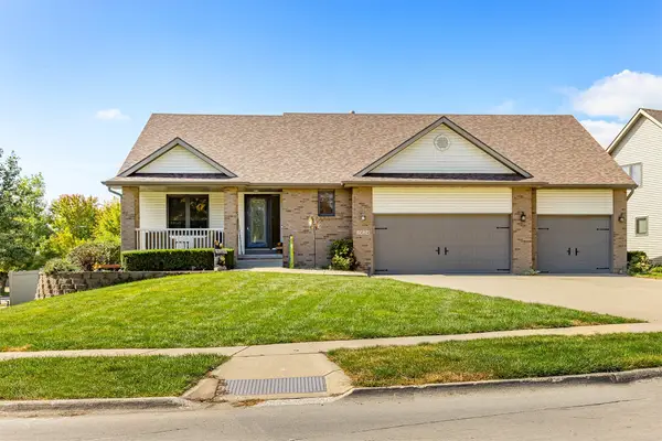 3424 Village Run Drive, Des Moines, IA 50317