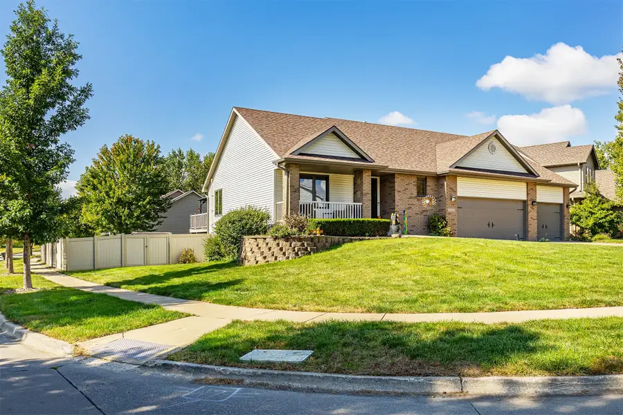 3424 Village Run Drive, Des Moines, IA 50317 - Image #2
