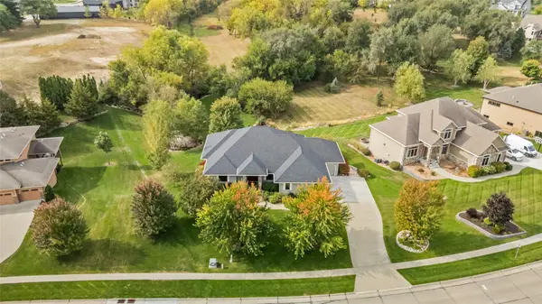 15802 Brookview Drive, Urbandale, IA 50323