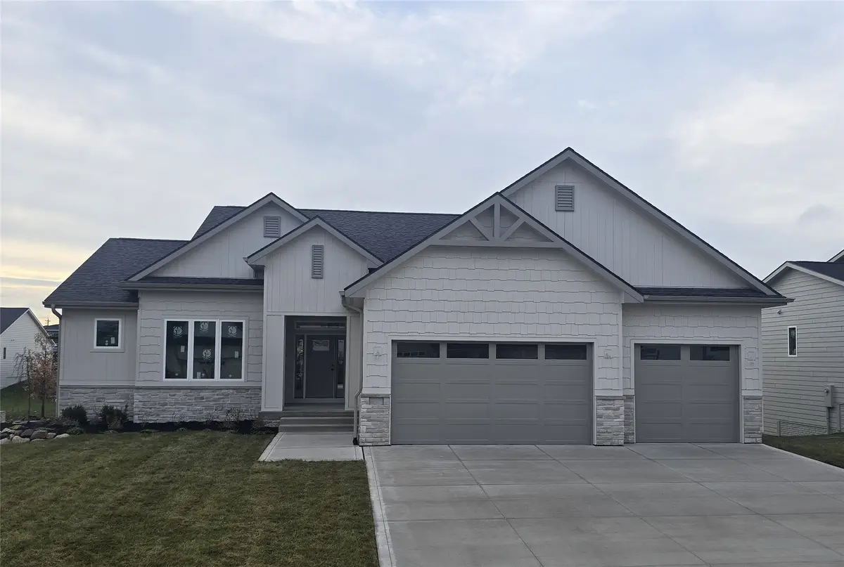 4640 Centennial Boulevard, Urbandale, IA 50323 - Image #1