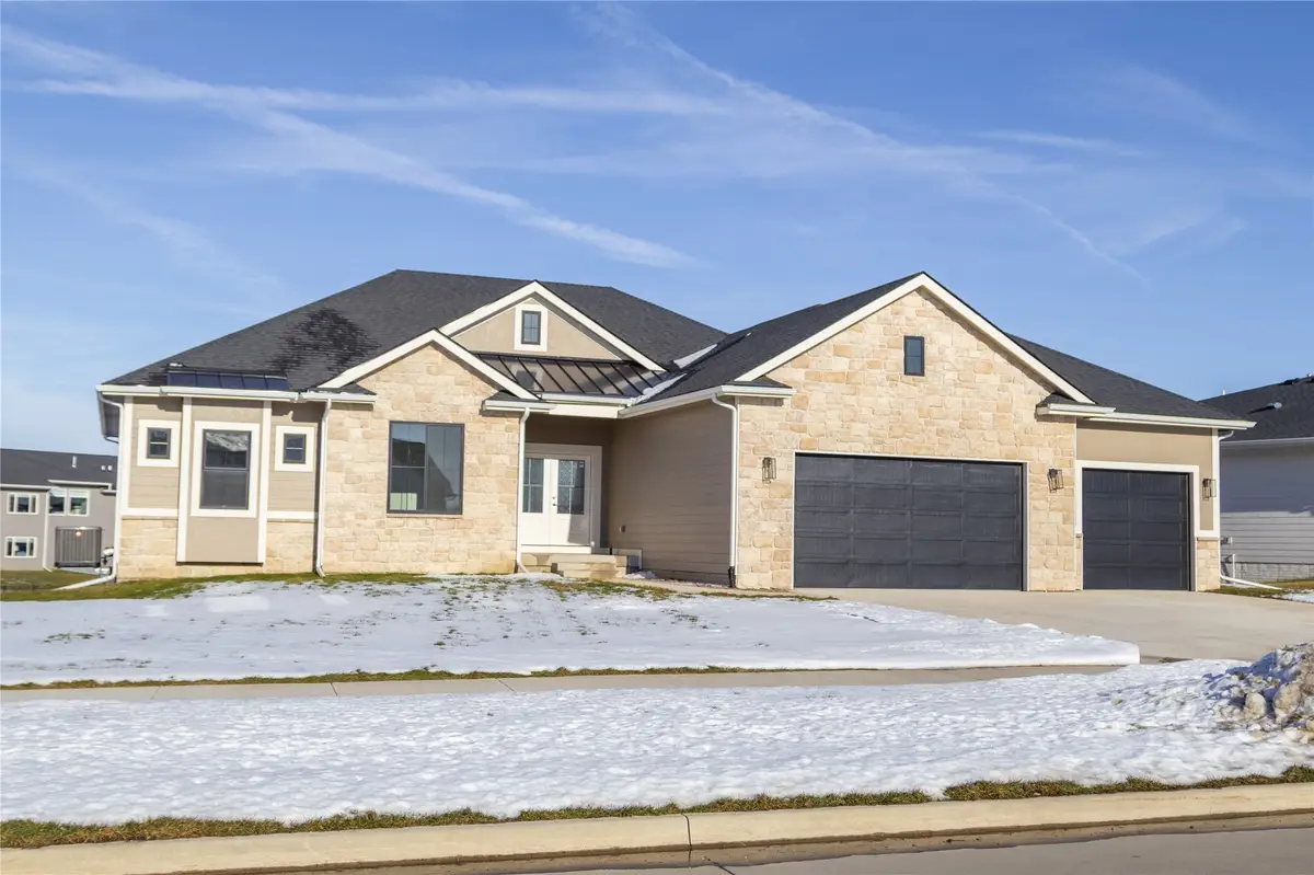 135 NW Alderleaf Drive, Waukee, IA 50263 - Image #1