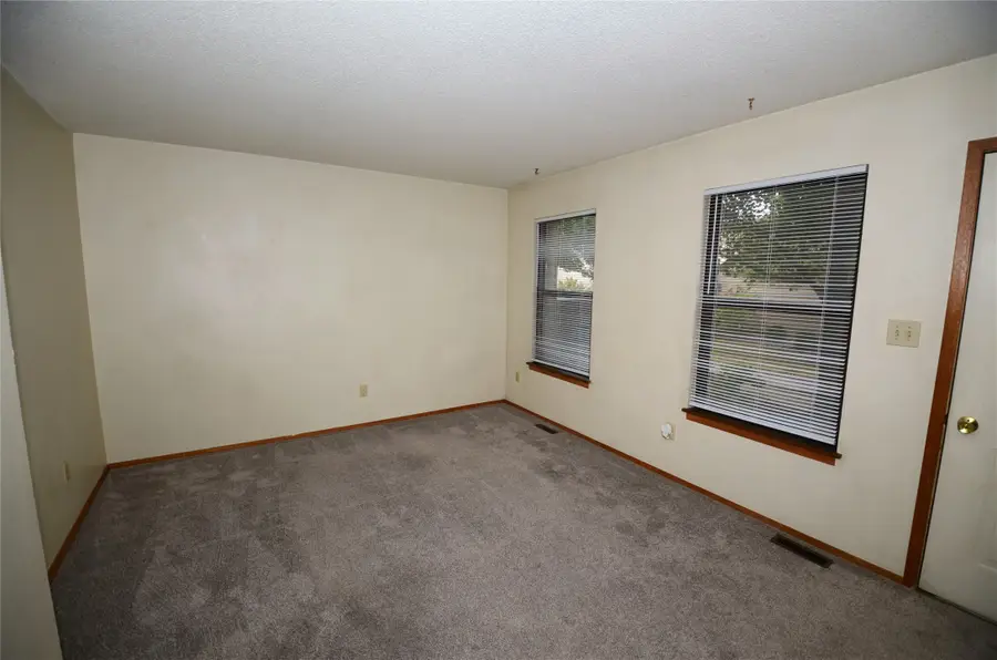 8626 Alpine Drive, Urbandale, IA 50322 - Image #3