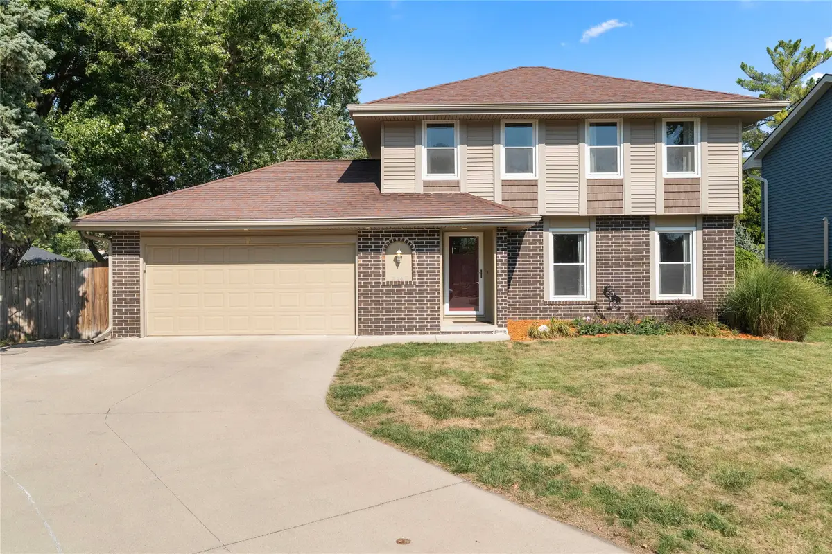 2242 Camelot Court, Altoona, IA 50009 - Image #1