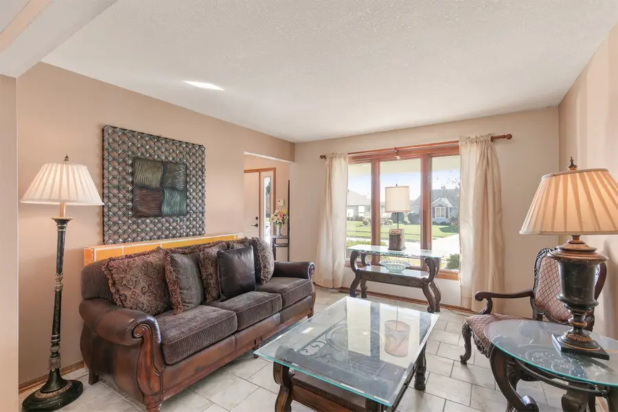 2542 E Leach Avenue, Des Moines, IA 50320 - Image #3