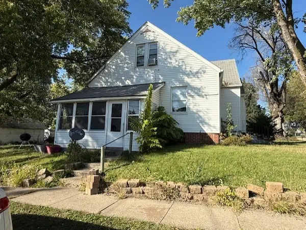 3802 12th Street, Des Moines, IA 50313