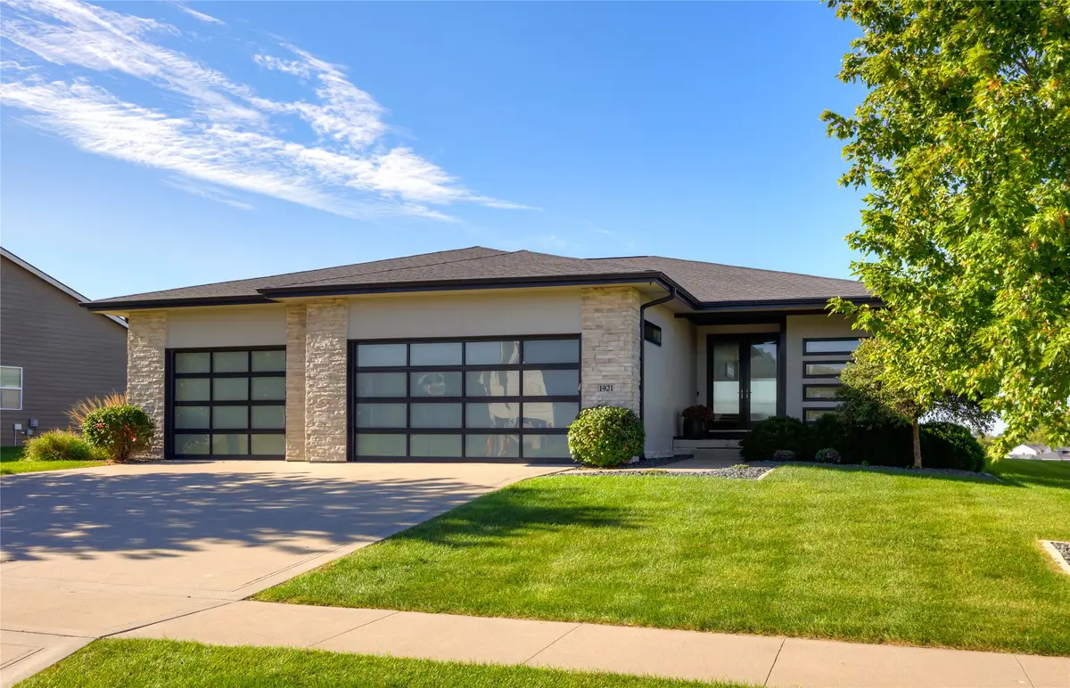 1921 Wethersfield Drive, Norwalk, IA 50211 - Image #1