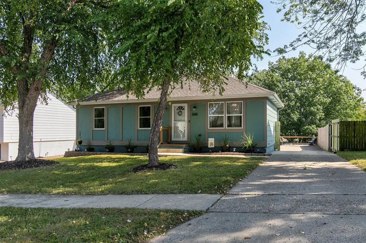 5205 SE 9th Street, Des Moines, IA 50315 - Image #1