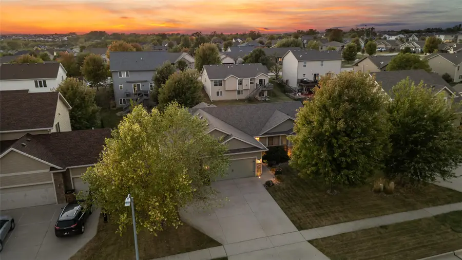 4446 NW 164th Street, Clive, IA 50325 - Image #2