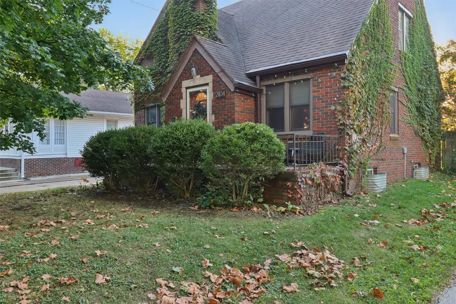 2104 39th Street, Des Moines, IA 50310 - Image #2