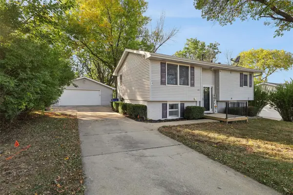 115 Van Buren Drive, Van Meter, IA 50261