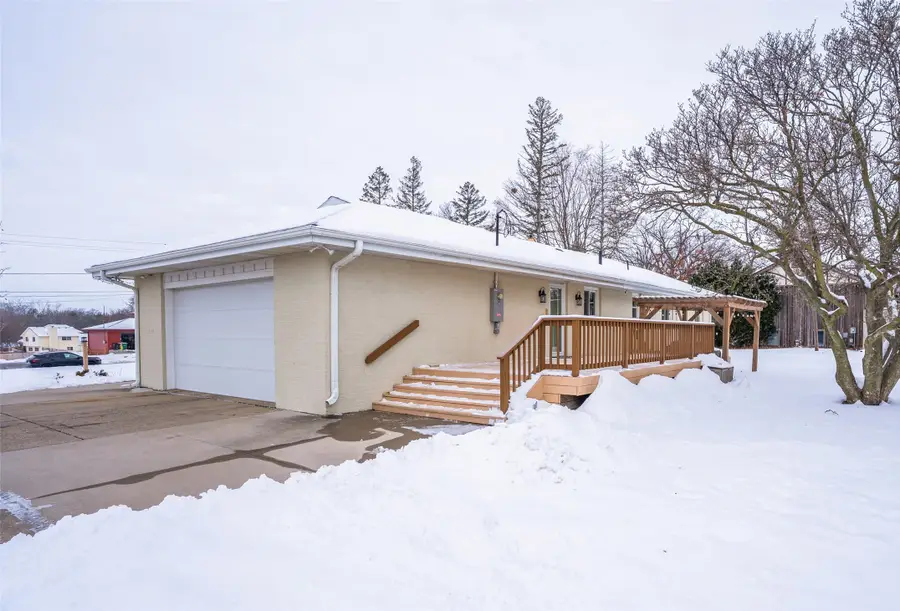 713 17th Avenue Sw, Altoona, IA 50009 - Image #2