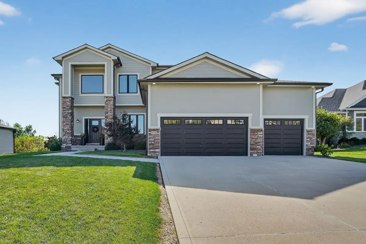 9110 NW 72nd Circle, Johnston, IA 50131 - Image #1