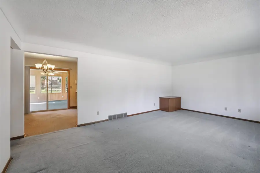 6750 NW 8th Court, Des Moines, IA 50313 - Image #3