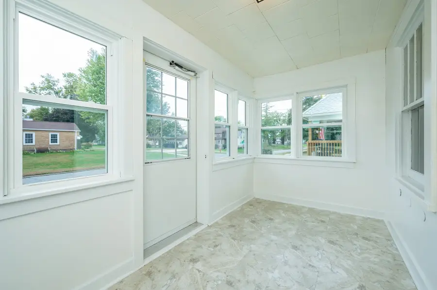 506 N 8th Avenue E, Newton, IA 50208 - Image #2