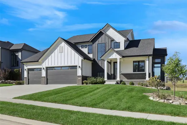 4724 162nd Street, Urbandale, IA 50323