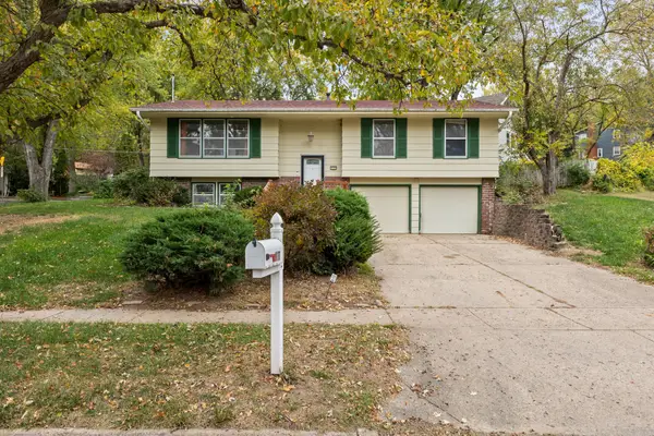 117 SW 58th Drive, Des Moines, IA 50312