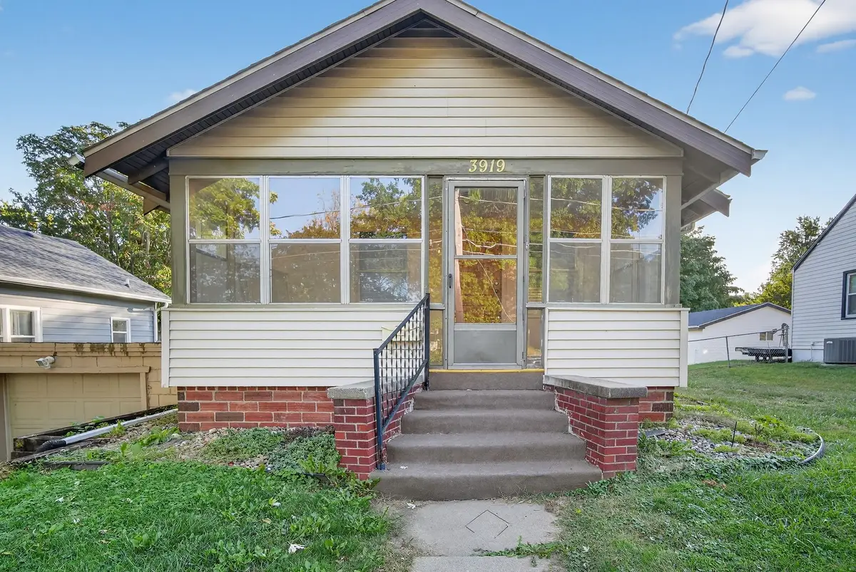 3919 4th Street, Des Moines, IA 50313 - Image #1