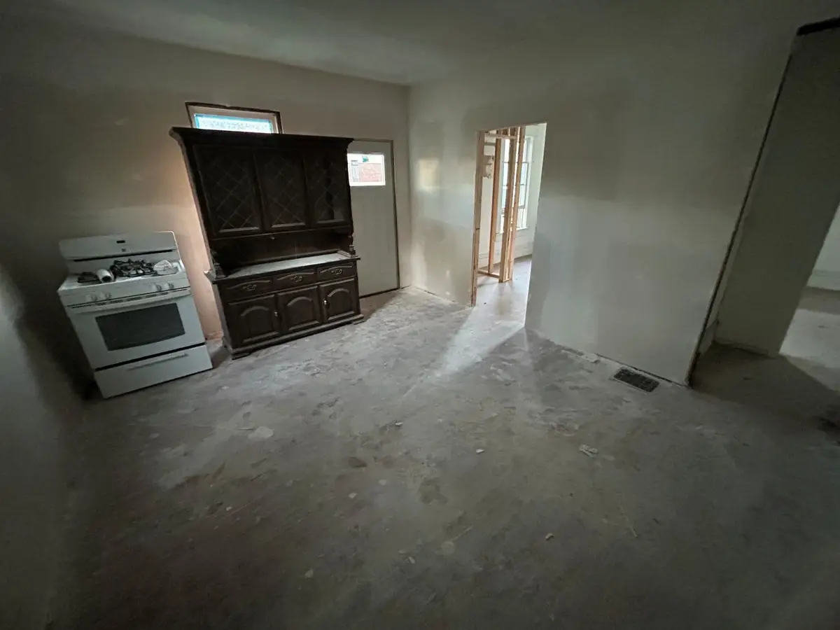 507 W Clinton Avenue, Indianola, IA 50125 - Image #1