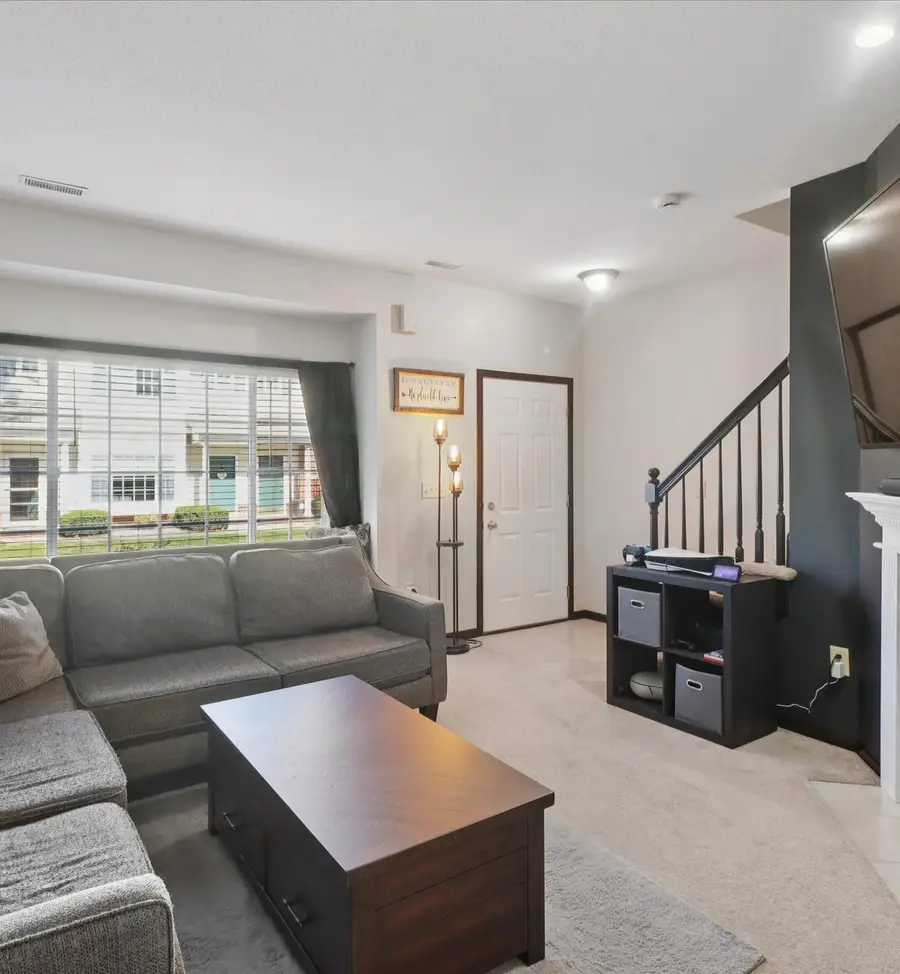 2162 Ridgeview Circle, Clive, IA 50325 - Image #3