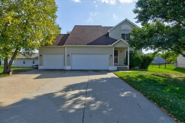 1804 W Cheyenne Court, Polk City, IA 50226