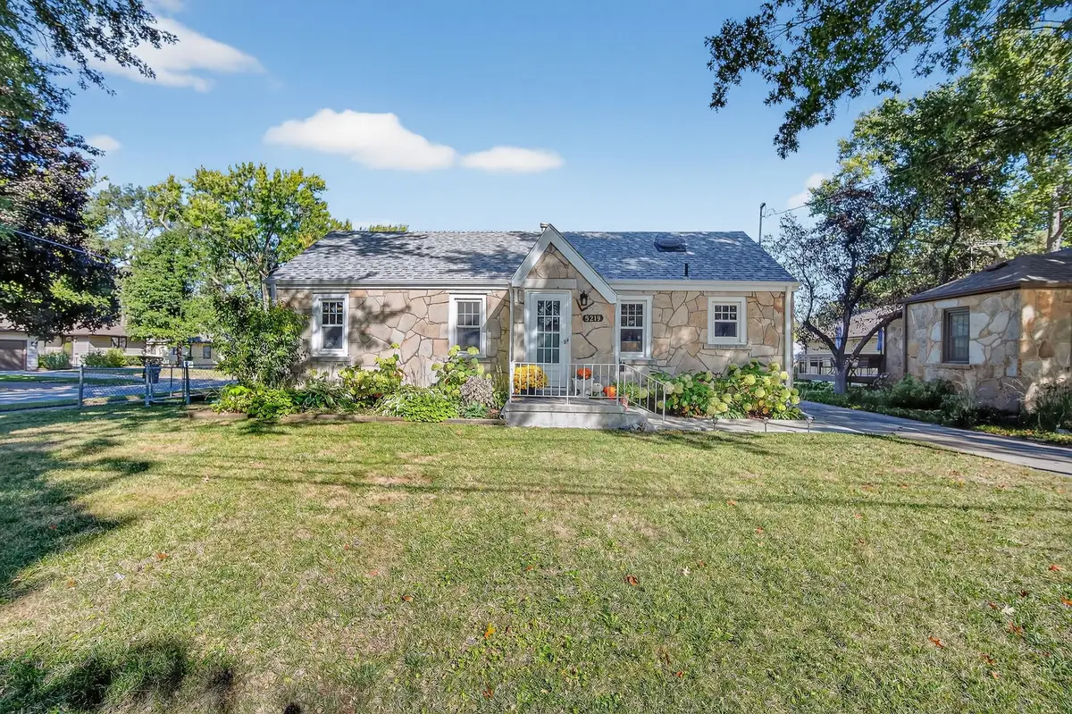 5219 Ovid Avenue, Des Moines, IA 50310 - Image #1