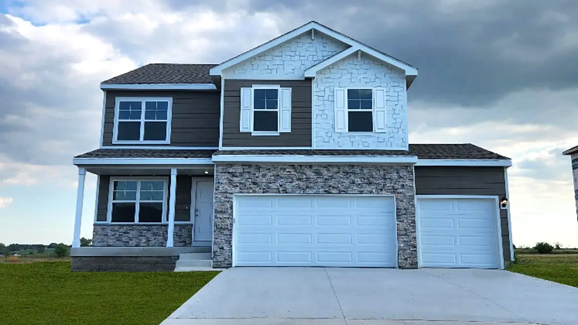 5104 168th Street, Urbandale, IA 50322 - Image #1