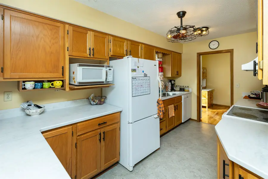 1911 W 5th Avenue, Indianola, IA 50125 - Image #2