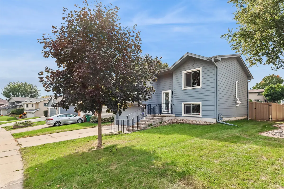 262 23rd Street, West Des Moines, IA 50265 - Image #1