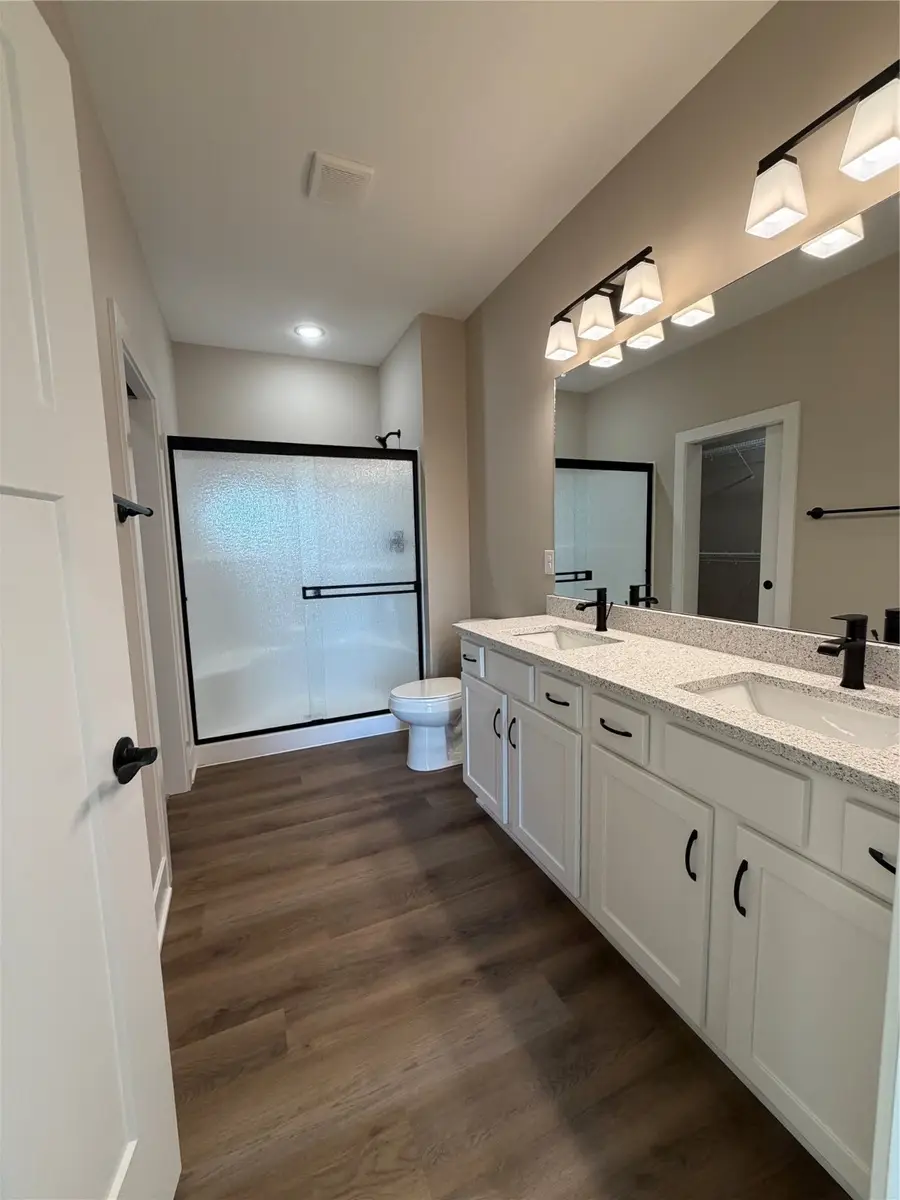 217 Lynch Lane, Pella, IA 50219 - Image #3