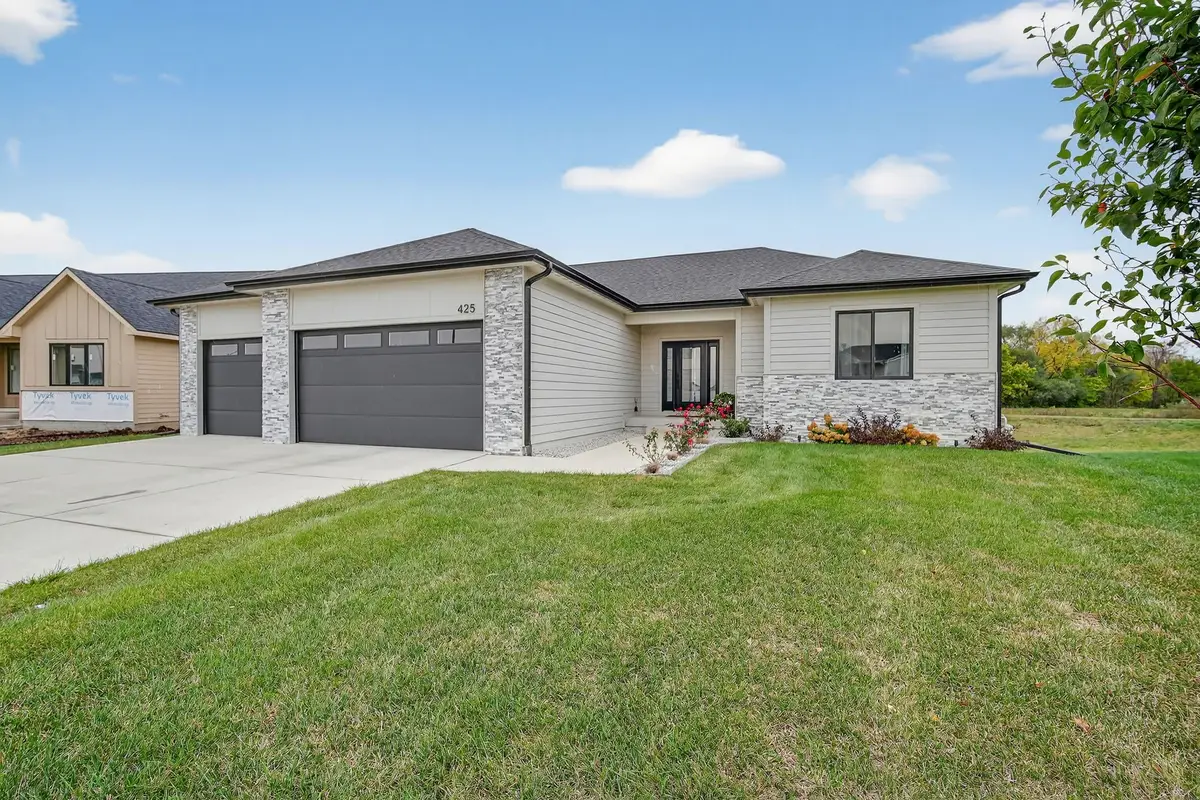 425 NW Woodmoor Drive, Waukee, IA 50263 - Image #1