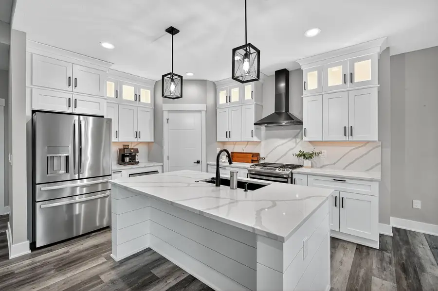 425 NW Woodmoor Drive, Waukee, IA 50263 - Image #2