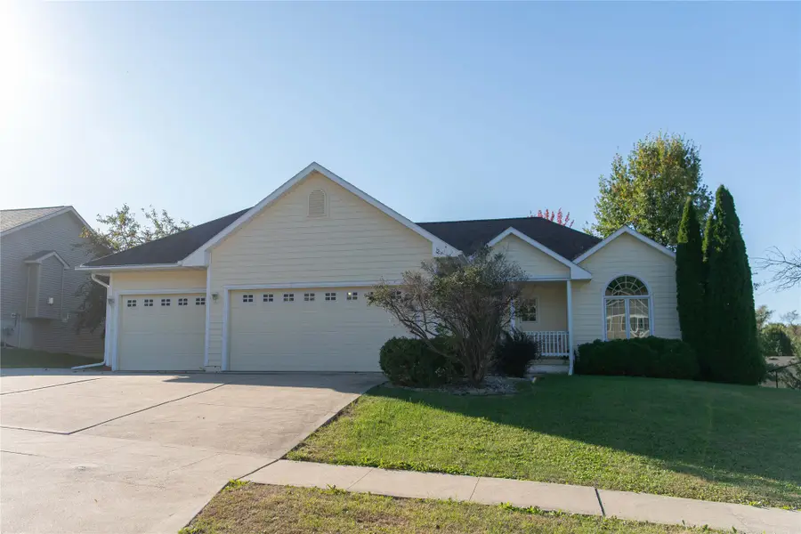 203 Rolling Vista Place, Indianola, IA 50125 - Image #2