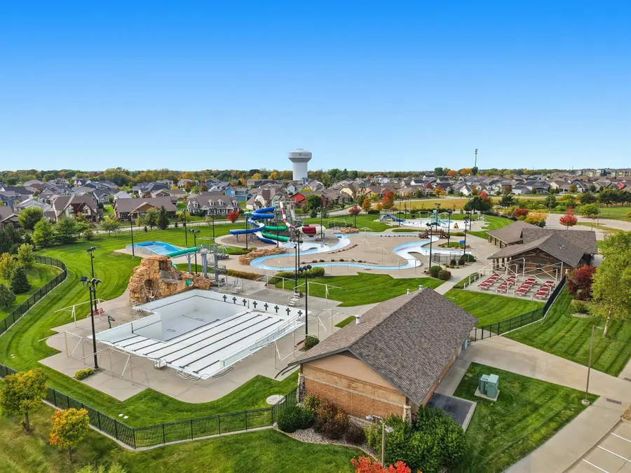 2112 SW Cascade Falls Drive, Ankeny, IA 50023 - Image #2