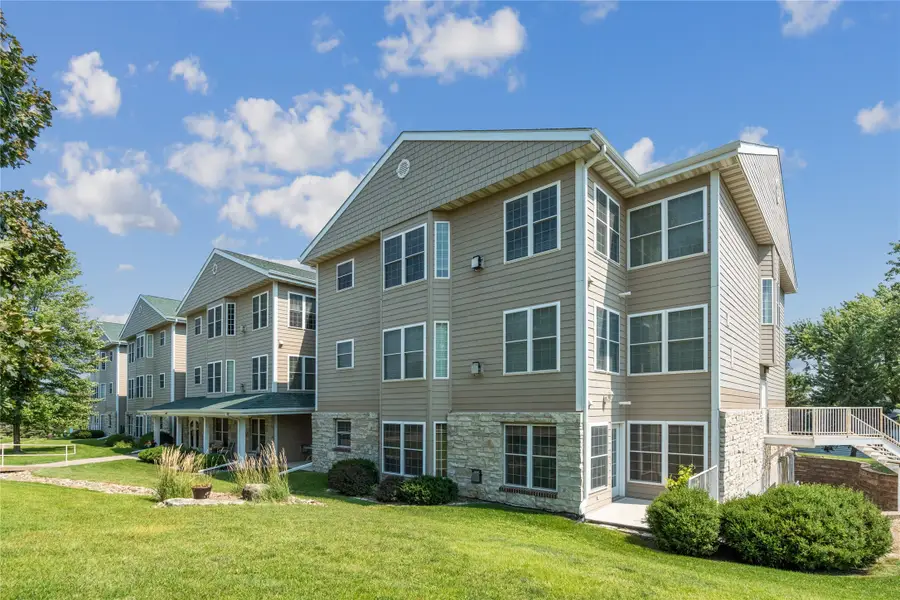 711 16th Avenue #U103, Grinnell, IA 50112 - Image #2