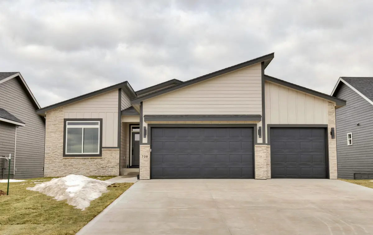 708 NE Doe Pointe Drive, Ankeny, IA 50021 - Image #1