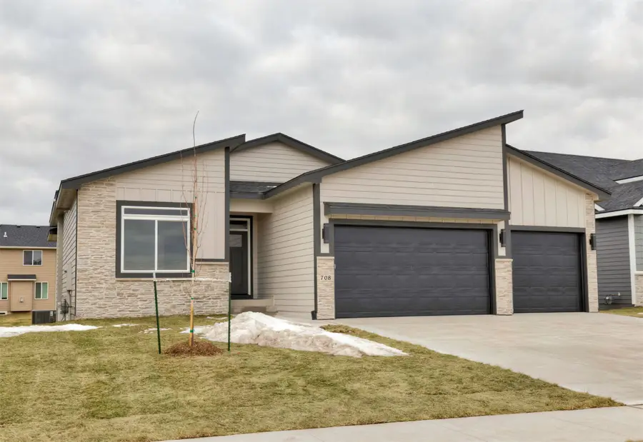 708 NE Doe Pointe Drive, Ankeny, IA 50021 - Image #2